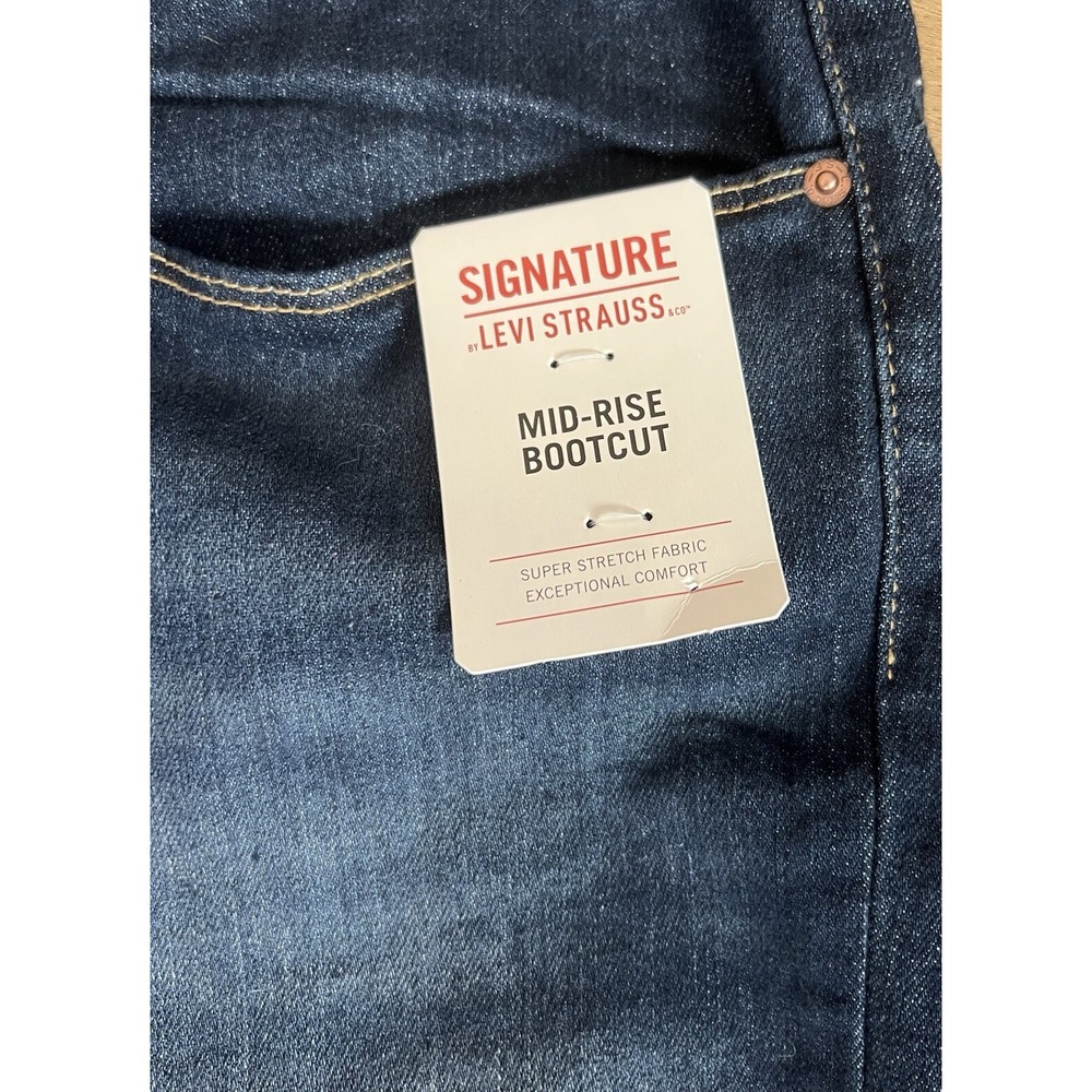 SIGNATURE LEVI STRAUSS MID-RISE BOOTCUT WOMEN'S JEANS 20M W35 L32 DARK DENIM NWT - Picture 4 of 6